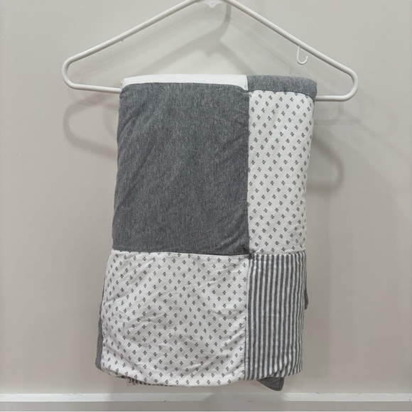 Sold Out Burt’s Bees Dottie Bee Organic Cotton Reversible Baby Quilt - EUC! - Picture 1 of 4